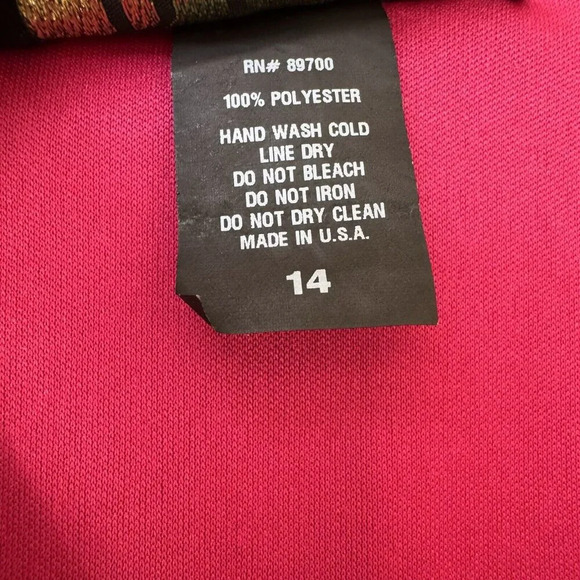 R&K Evening Size 14 Top Blouse Magenta V Neck Cap Sleeves Adorned With Beads - Picture 6 of 7